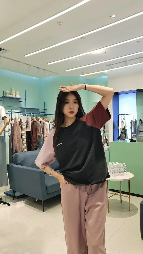 木灰色三色短袖T恤