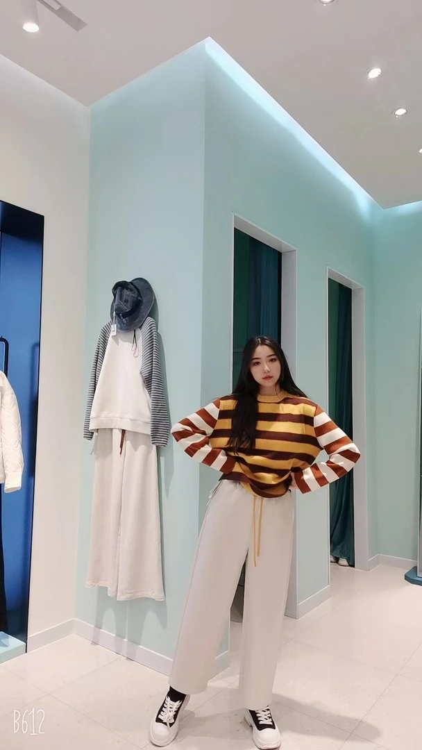 条纹长袖套头针织衫