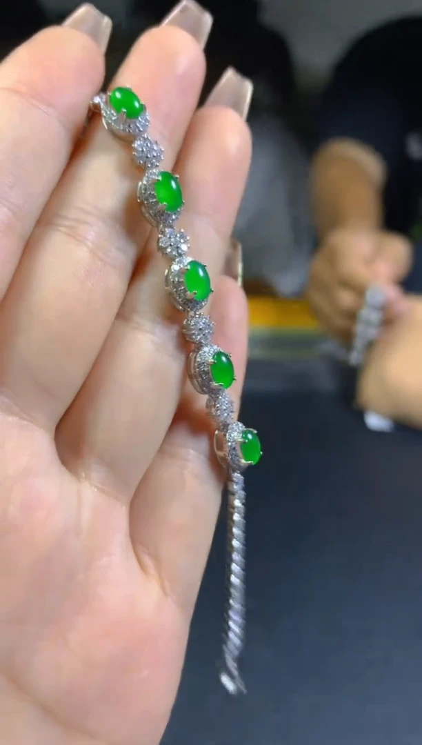 【闪购商品】翡翠手链未镶嵌0682289737