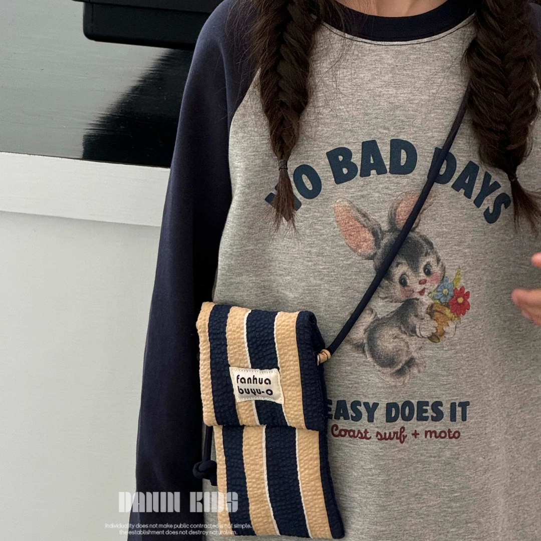 【嗒囜】男女童时尚卡通印花撞色拼接T恤中大童印花插肩袖宽松上衣