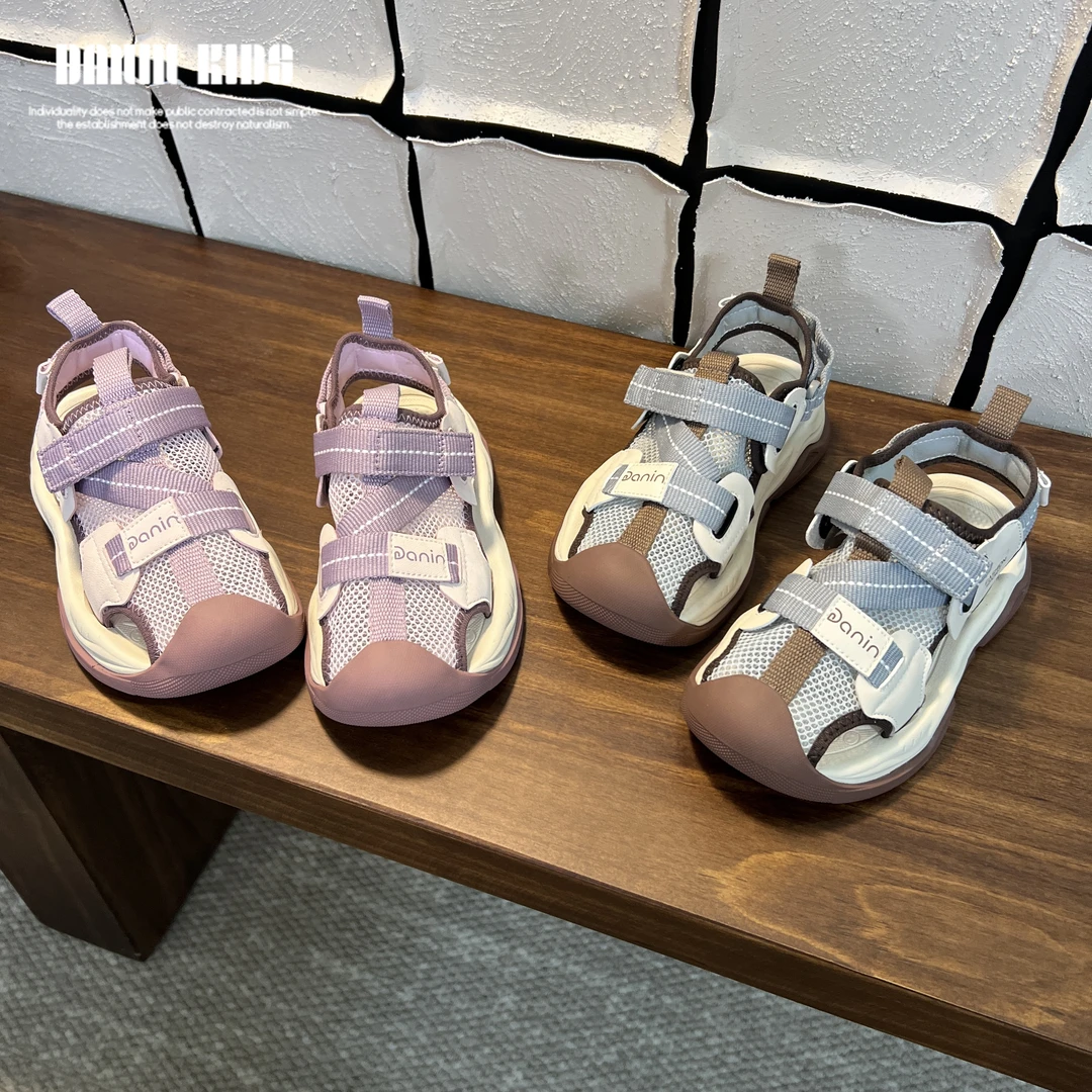 【嗒囜】儿童包头凉鞋2024夏季镂空透气网面时尚休闲运动鞋24DN80