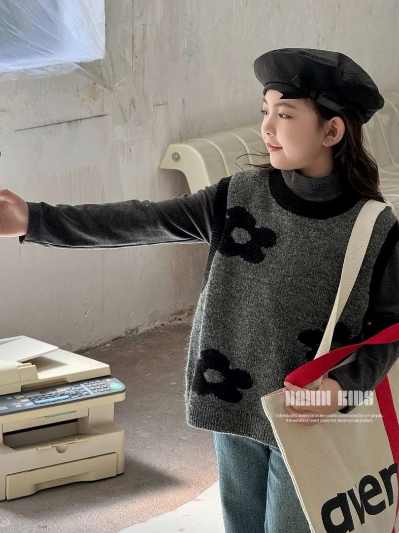 【嗒囜】女童小香风织花圆领套头针织马甲儿童宽松百搭无袖毛衣坎肩