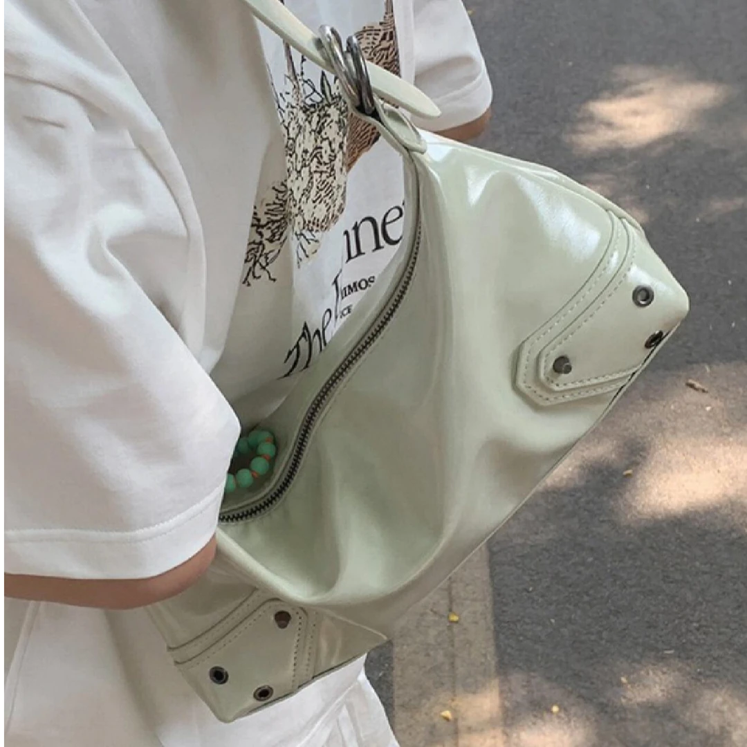 2024秋季新款网红爆款ins银色法棍腋下包女小众轻奢高级感单肩包