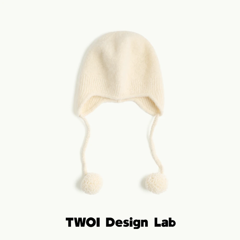 TWOI Design Lab "毛绒绒" 「奶油白羊毛护耳毛球帽子」
