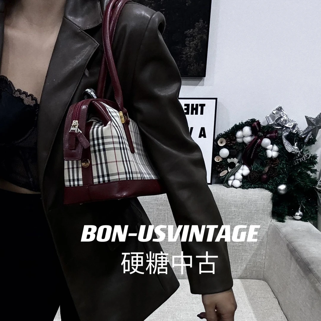 95新 BURBERRY/博柏利 614262/盒子包