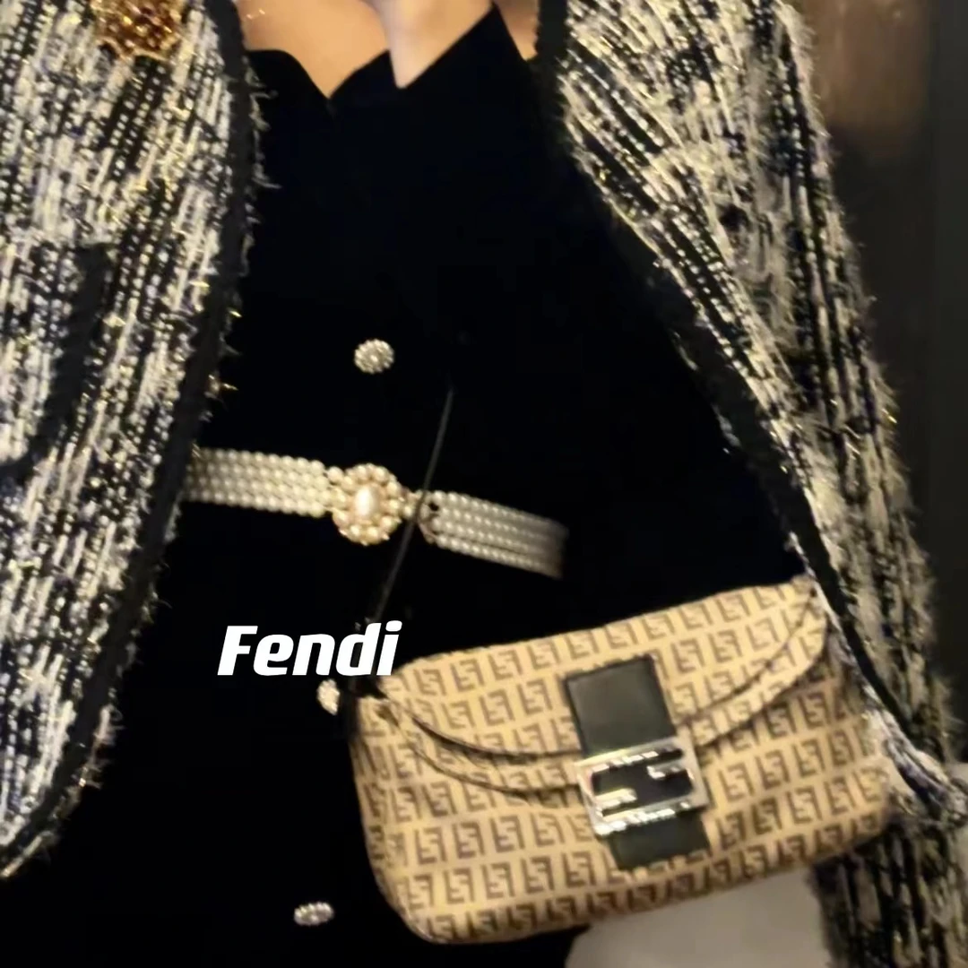 95新 FENDI/芬迪 /613946/芬迪银扣法棍