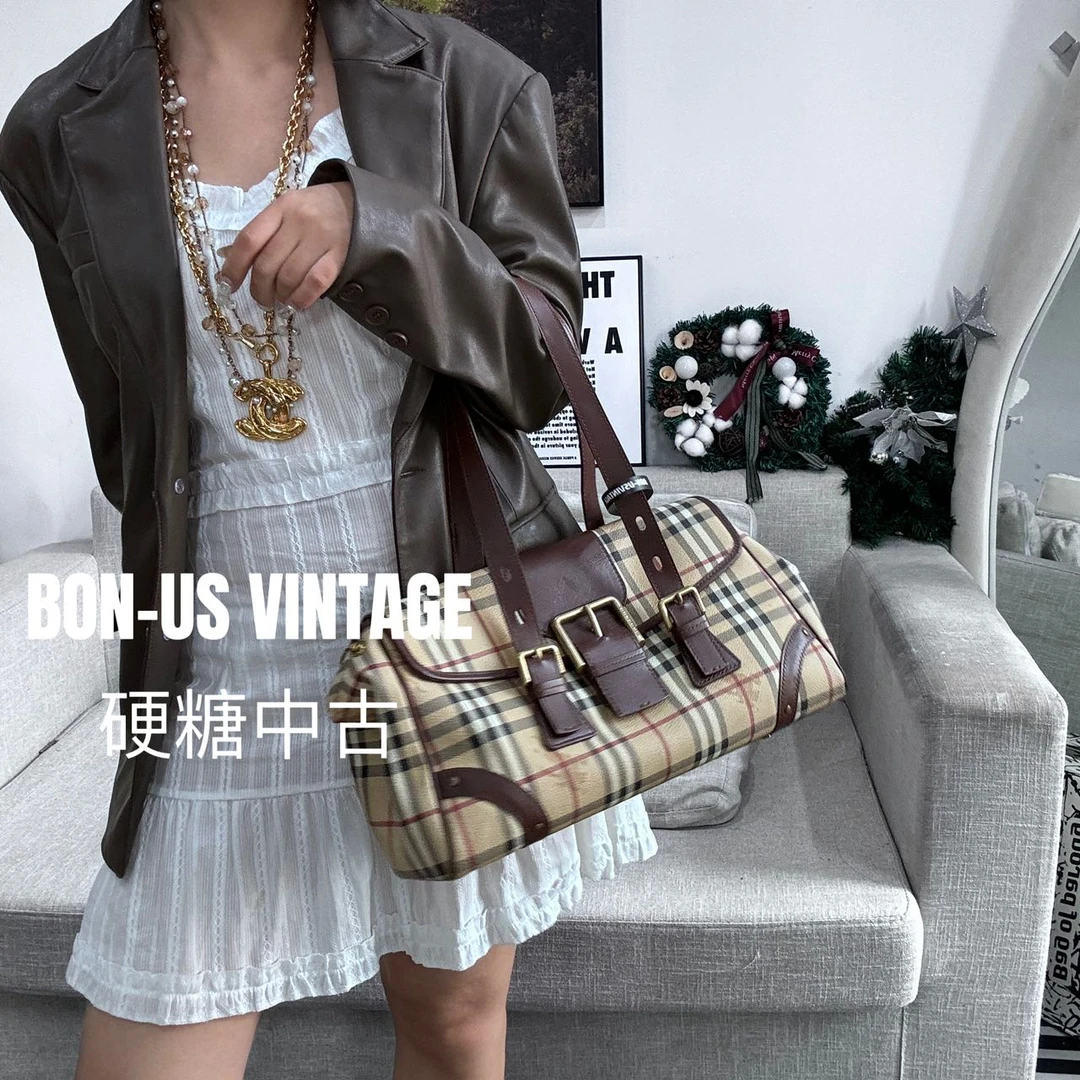 95新 BURBERRY/博柏利 617365/枕头
