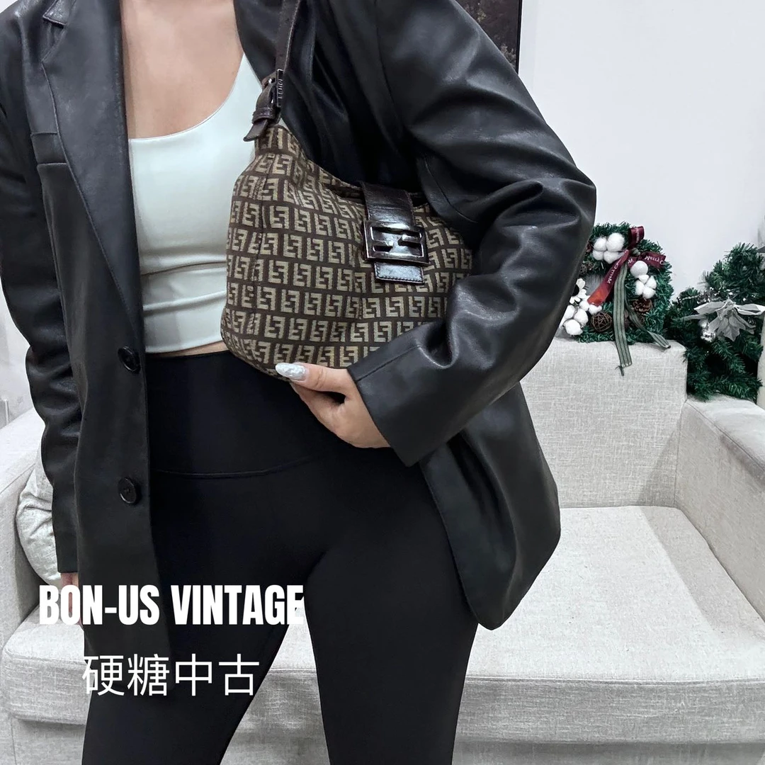 95新 FENDI/芬迪 617376/巧克力色牛角包