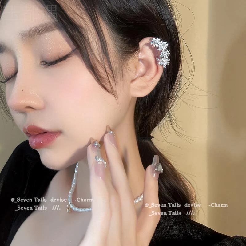 精灵春夏耳环耳饰头饰耳挂满钻花朵耳夹女无耳洞新娘耳骨夹高级感