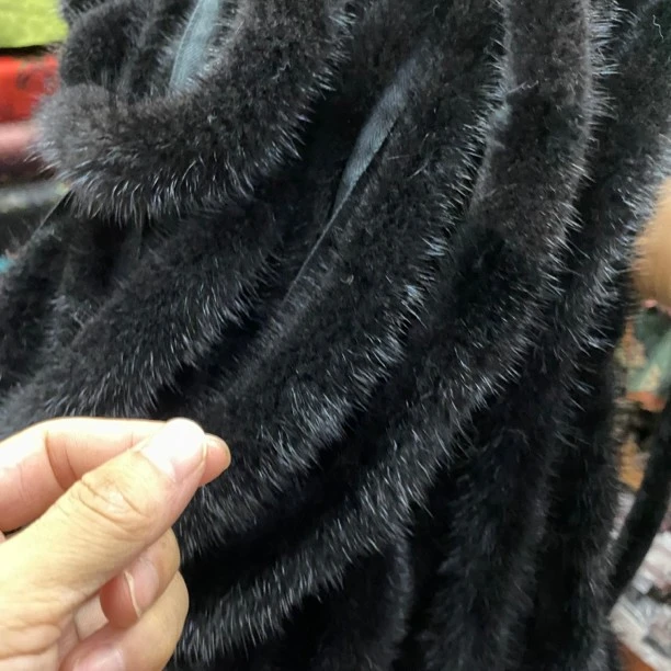 1米价格，黑色水貂毛条面料。不支持七天无理由