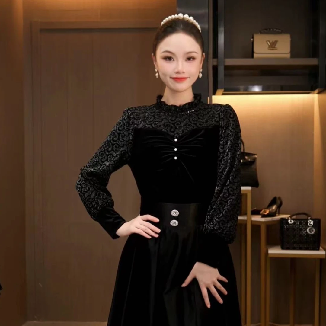 L3D1268 冬季法式复古重工花边领拼接丝绒修身气质显瘦长袖上衣