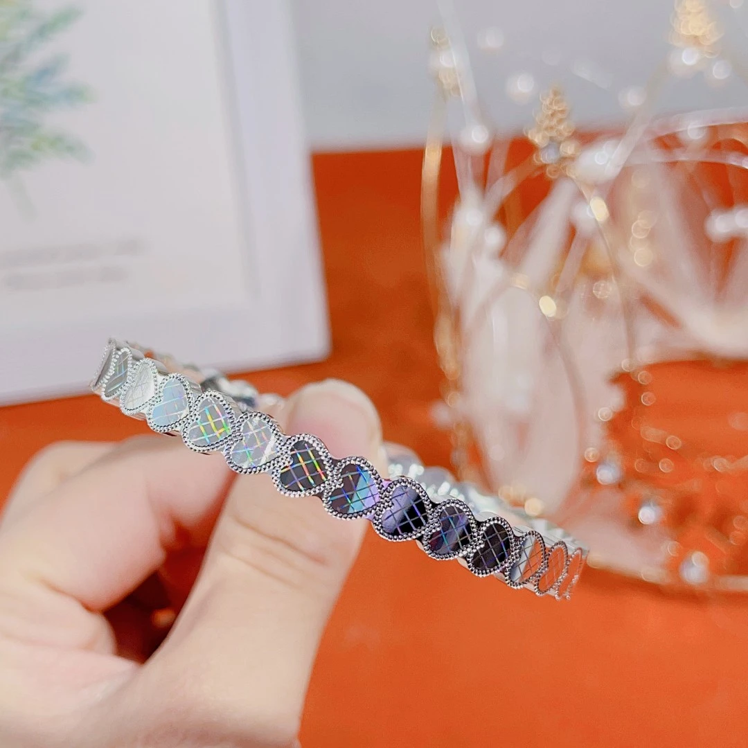 足银手镯 【爱心幻彩闭口】 约26克 足银9999手镯 A1110