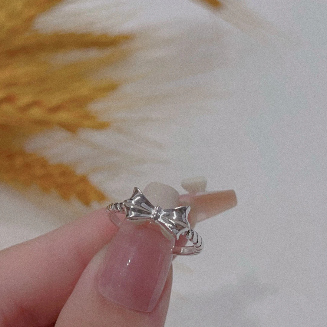 足银戒指 【蝴蝶结线条戒指】 足银990 A8119