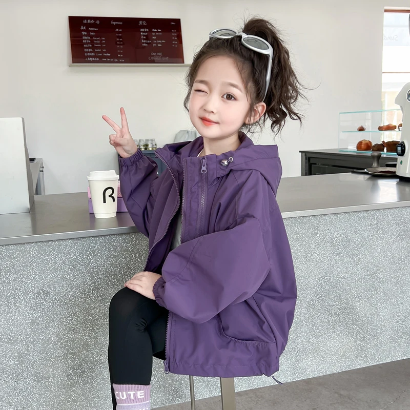 女童洋气春秋款外套2025新款儿童宽松秋季运动上衣女孩连帽冲锋衣