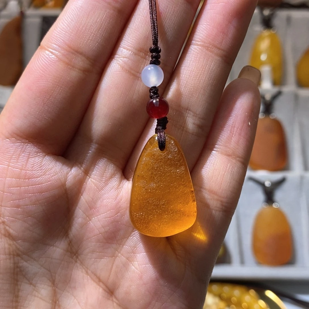 琥珀珠宝奇石未镶嵌