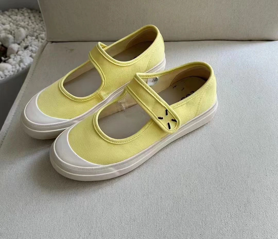 恩熙·T秀气魔术贴玛丽珍丑萌鞋81023-2