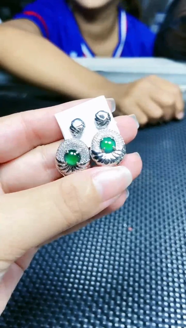 【闪购商品】翡翠耳饰未镶嵌11111111