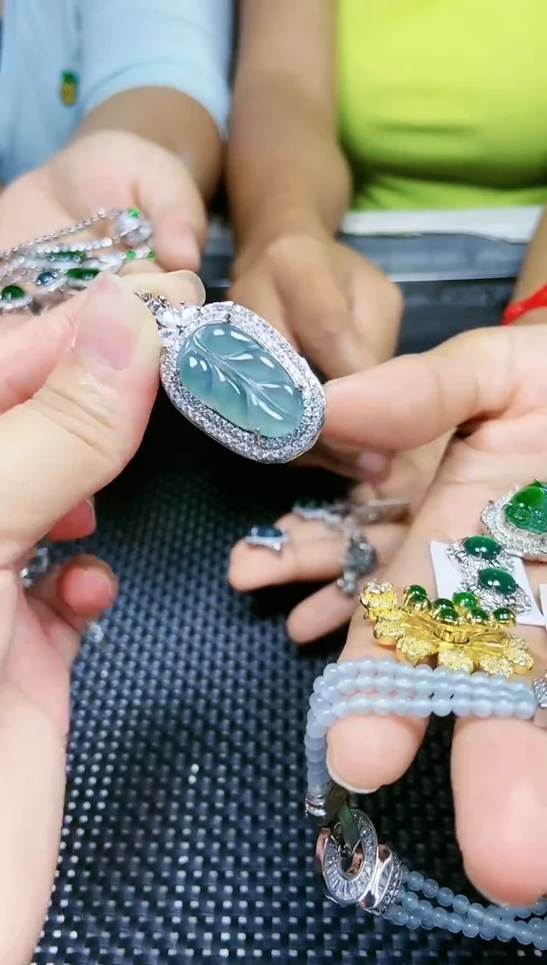 【闪购商品】翡翠吊坠(不含链)未镶嵌11111111