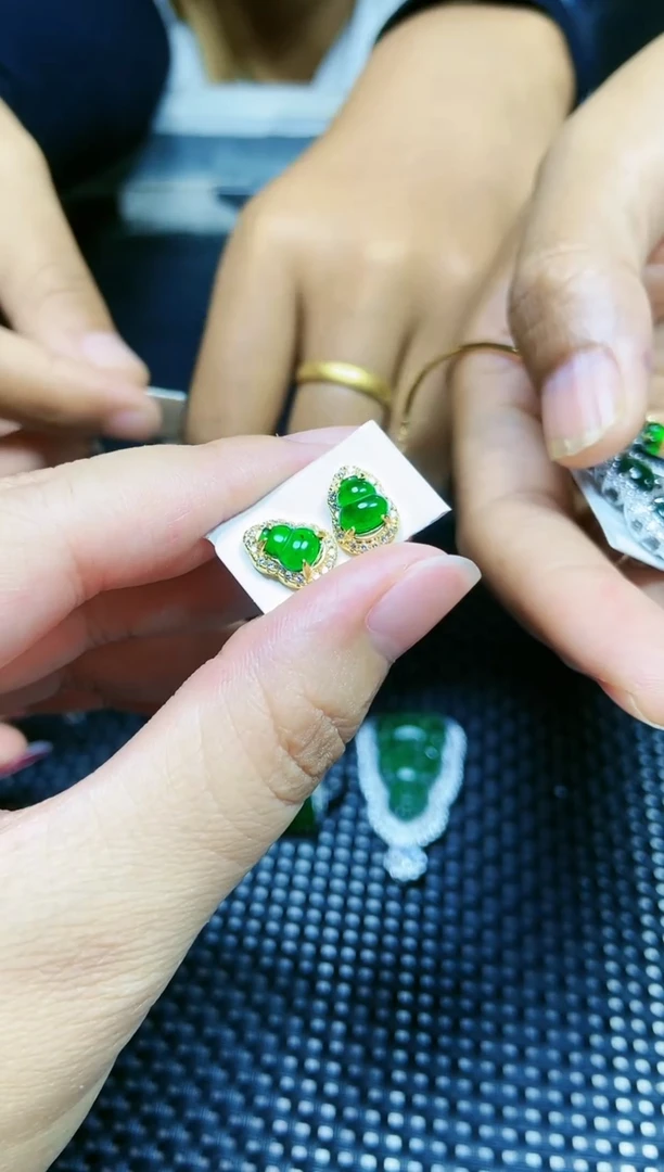 【闪购商品】翡翠耳饰未镶嵌111111111