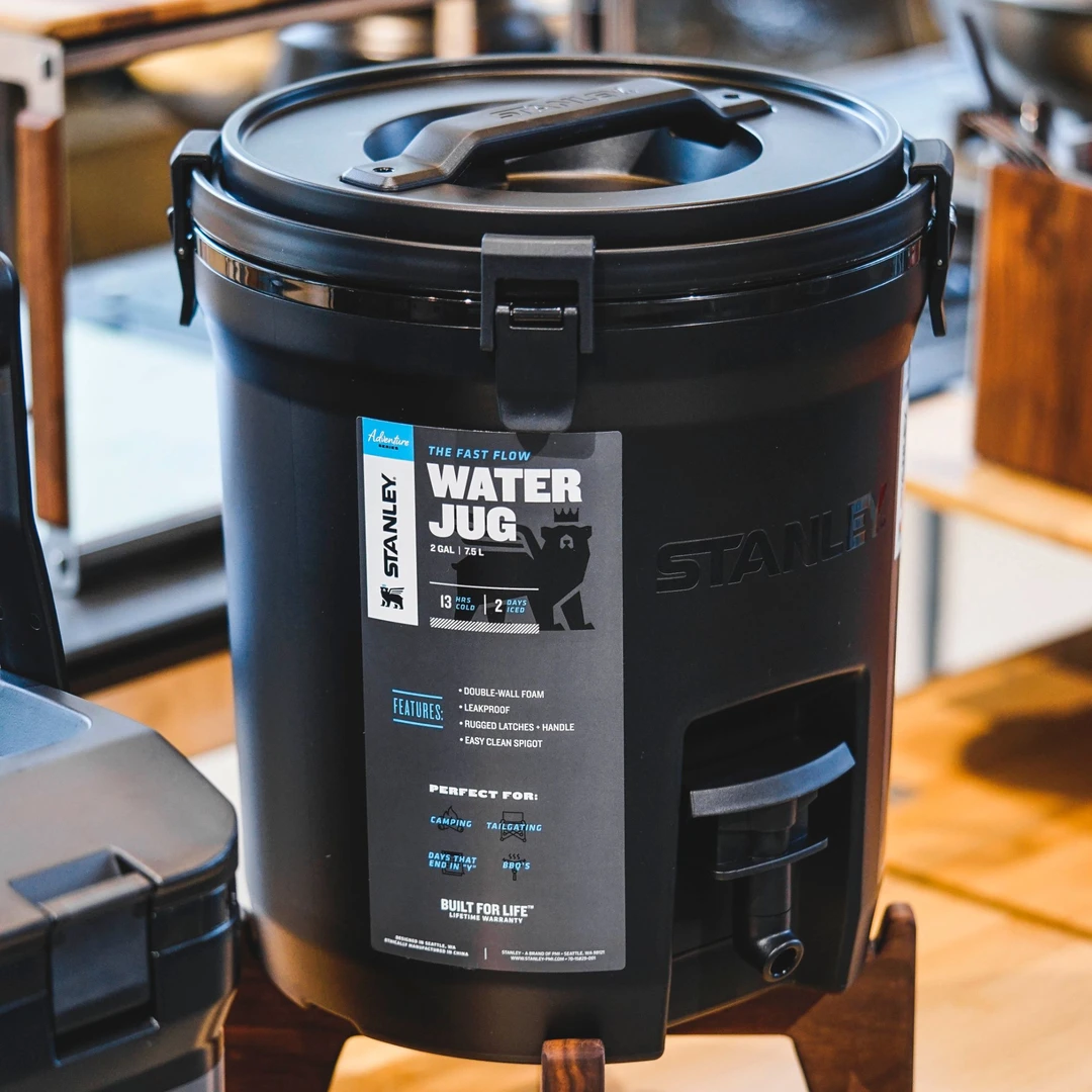 黑色限量版STANLEY史丹利保温箱冰桶户外大容量冷藏箱保温桶车载