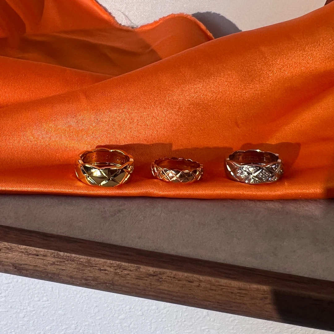 [鹿巴鹿店] 菱格丝巾 设计师款 轻奢高级感