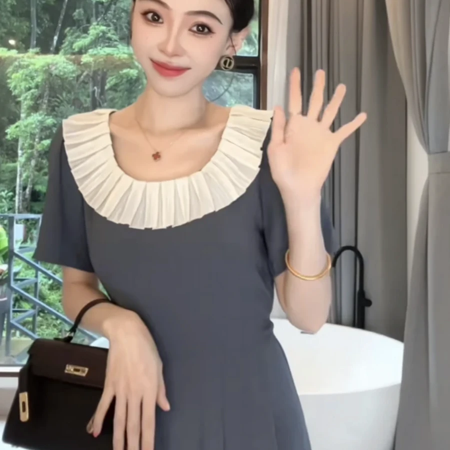 法式气质连衣裙女夏季2024新款褶皱花瓣领撞色A字裙收腰系带长裙