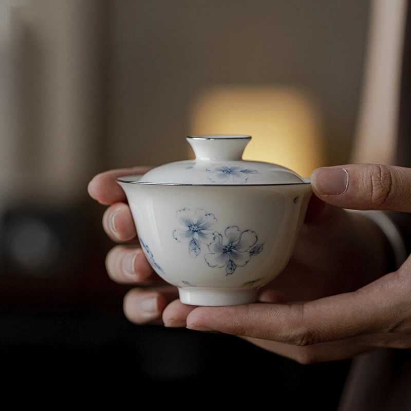如伶玉瓷盖碗青花手绘釉下彩描白金边功夫茶具泡茶蝶恋花福灵茶碗