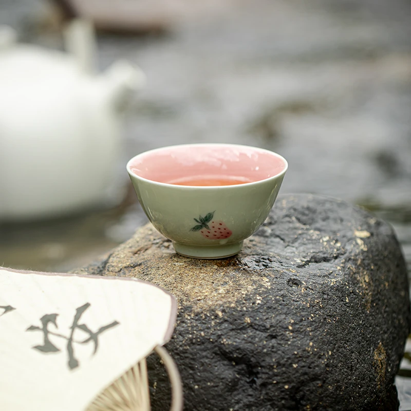 明知山志釉下手绘草莓主人杯人文茶器品茗杯陶瓷茶杯家用礼盒装