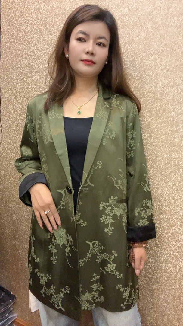 依梦同款的时尚西装款