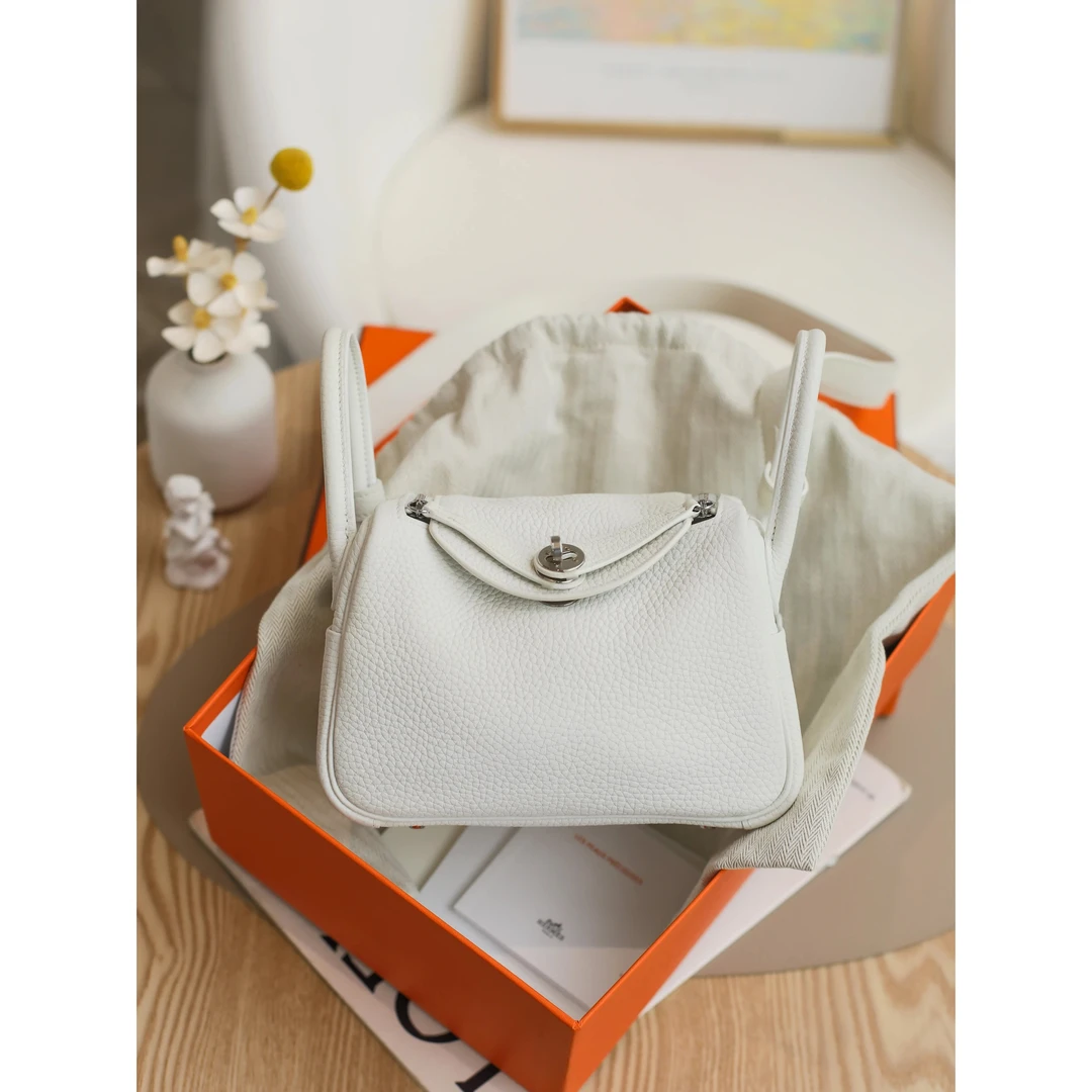 99新 Hermes/爱马仕 mini Lindy18 B刻 TC皮 纯白 银扣 dd