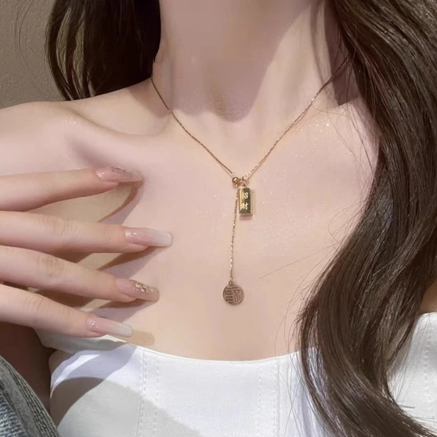 钛钢项链 福牌招财小方砖项链女轻奢时尚国风坠链民族风毛衣链