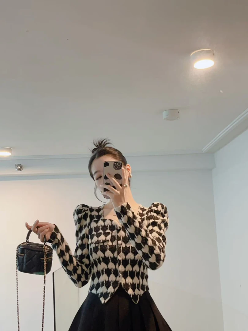 法式方领桃心长袖磨毛提花蕾丝秋冬2024秋冬新款设感女士上衣小衫