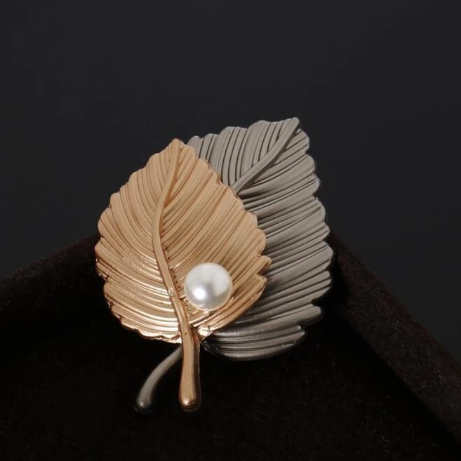 合金胸针 复古枫叶胸针百搭叶子高档仿珍珠胸花别针女毛衣配饰
