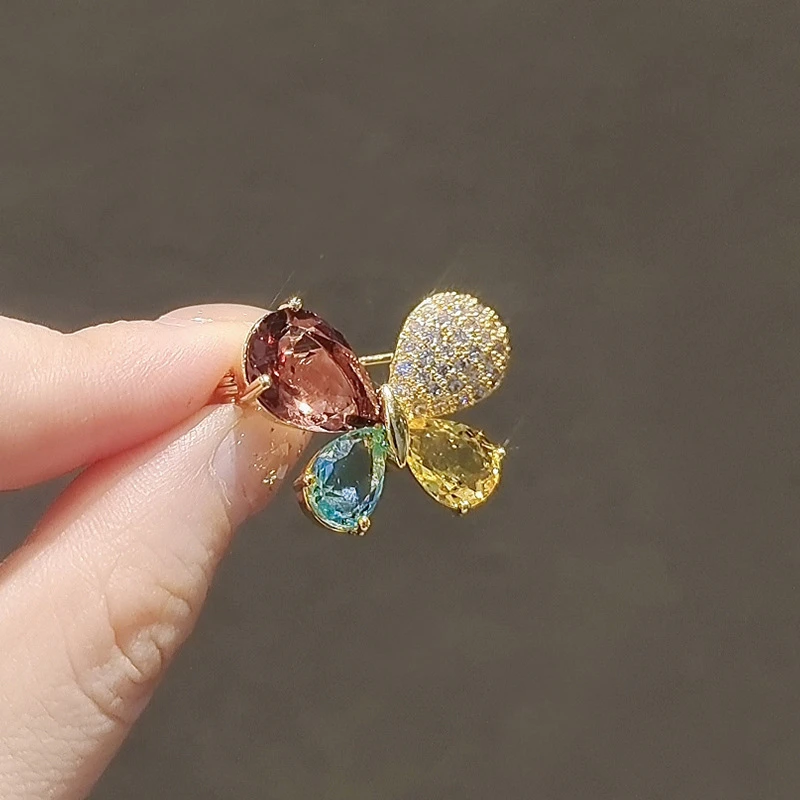 秋冬款彩色蝴蝶胸针甜美少女感领针别针开衫气质配饰个性胸针徽章