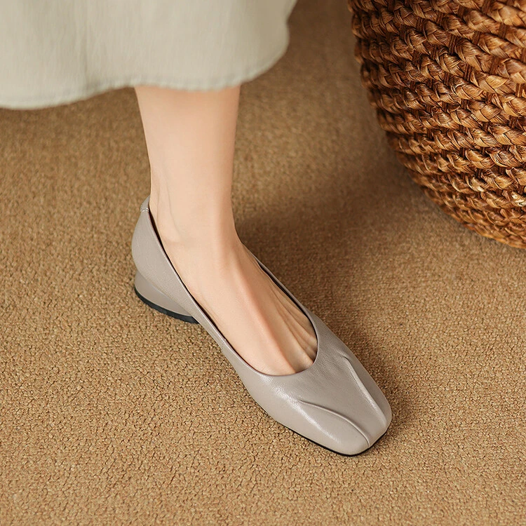 3cm 简约风休闲时尚百搭粗跟单鞋秋季法式气质舒适软底大码41单鞋