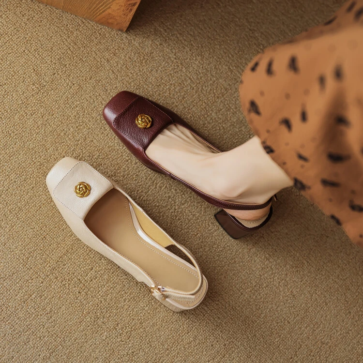 6cm 韩版百搭粗跟一字带包头凉鞋夏季新款复古山茶花时尚方头凉鞋