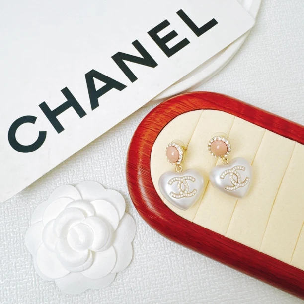 95新 Chanel/香奈儿 柚礼中古/香奈儿珍珠桃心耳钉LZ410238