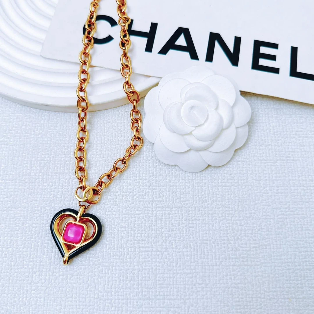 95新 Chanel/香奈儿 柚礼中古/香奈儿黑粉桃心项链lz410434