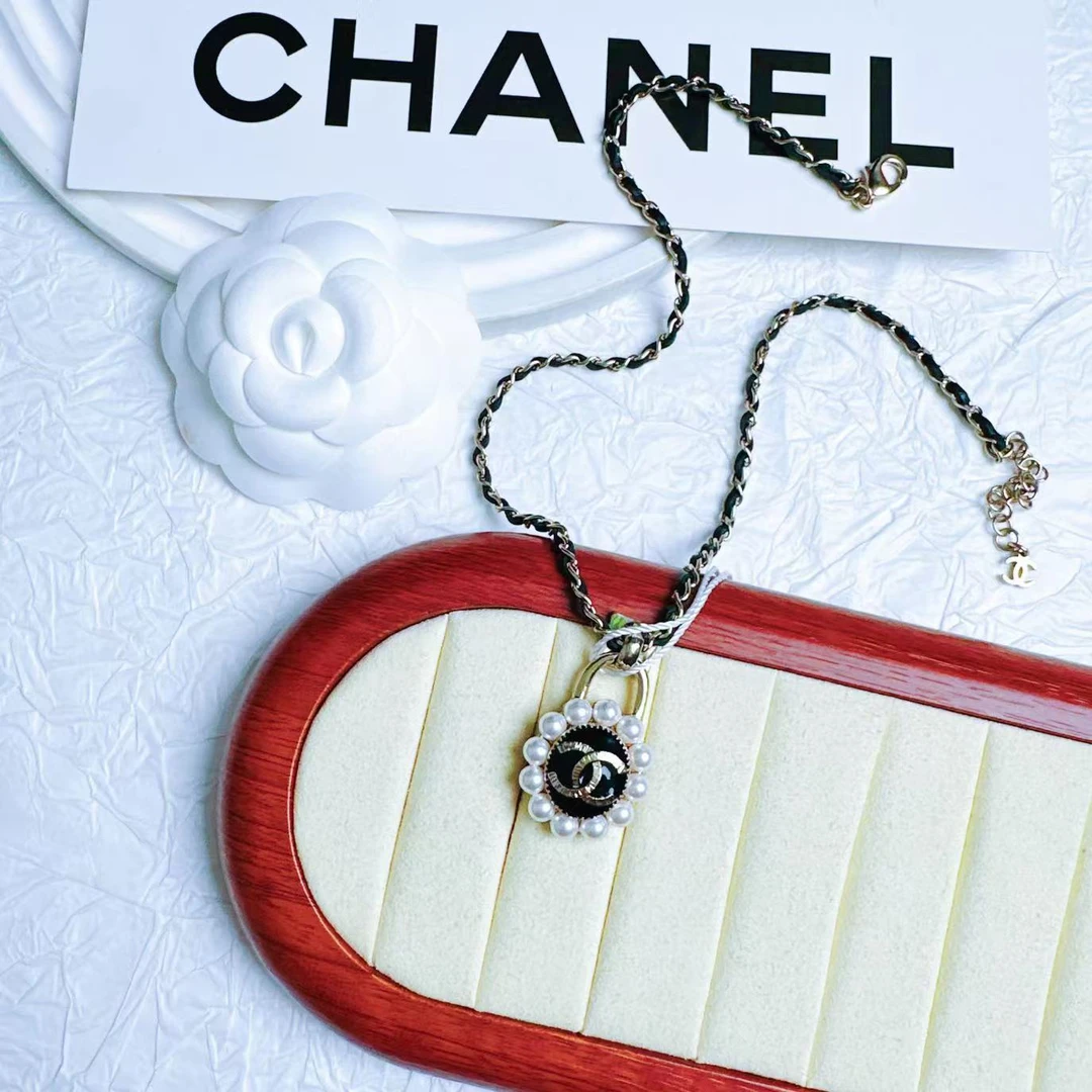 95新 Chanel/香奈儿 柚礼中古/香奈儿黑色锁头皮穿项链LZ501225