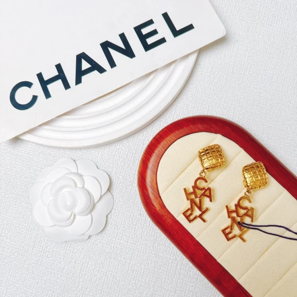 95新 Chanel/香奈儿 柚礼中古/香奈儿华夫饼字母耳夹hz