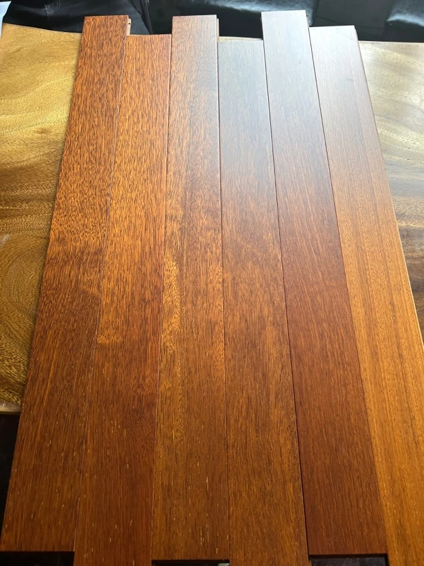 印茄木实木地板暖色捡漏款微瑕钉眼板