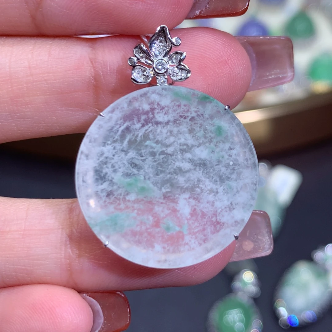 翡翠吊坠(赠链)18K金镶嵌