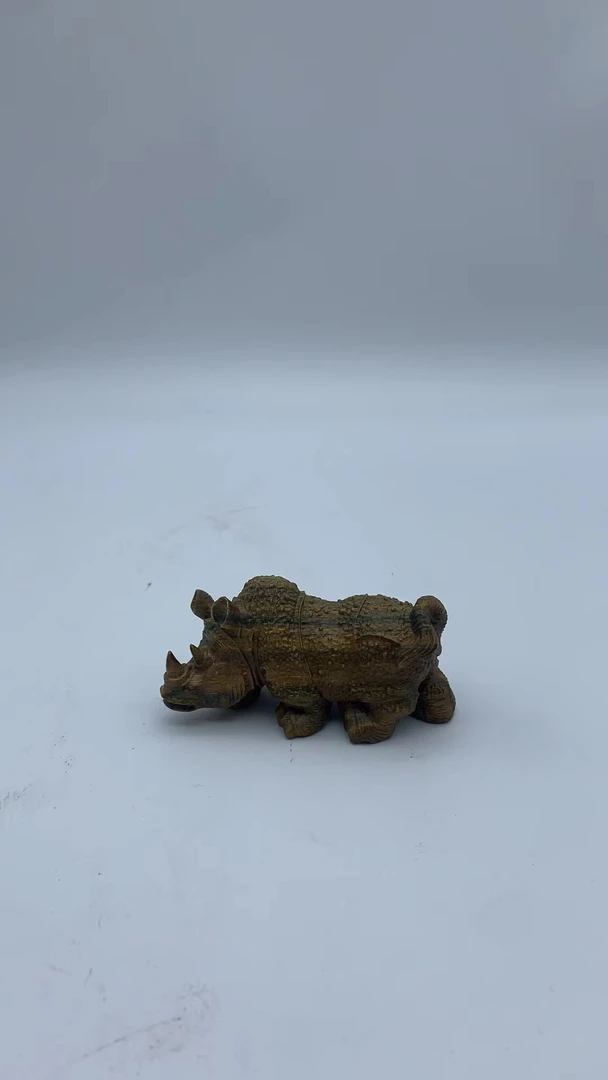 316 绿T雕刻小犀牛摆件
