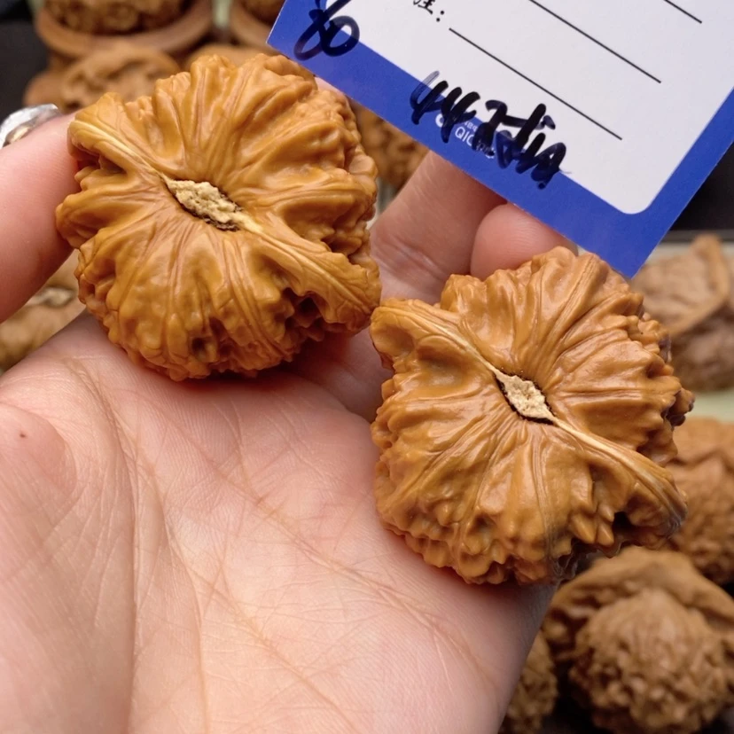 【闪购商品】文玩核桃吊坠80号44球白