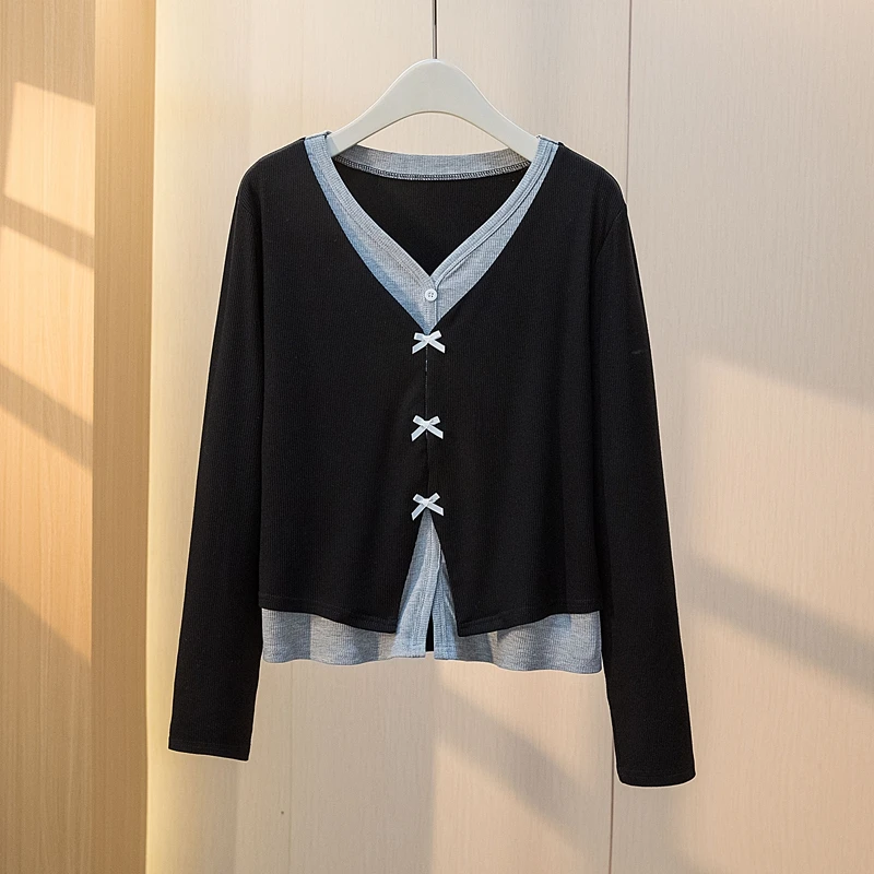 胖mm拼接假两件长袖T恤2025春季新款大码甜辣修身设计感V领潮上衣