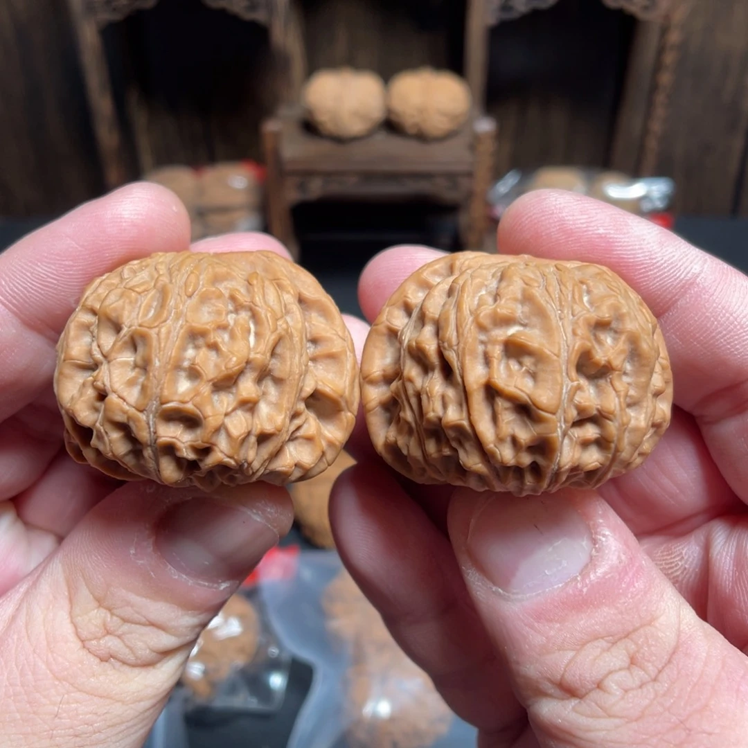 文玩核桃吊坠老款闷尖狮子头