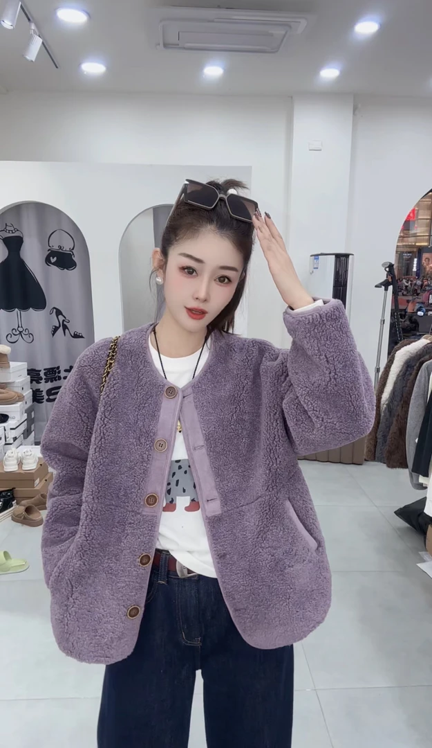 炫彩阁6509【韩系拼色圈圈毛外套】很软很暖和