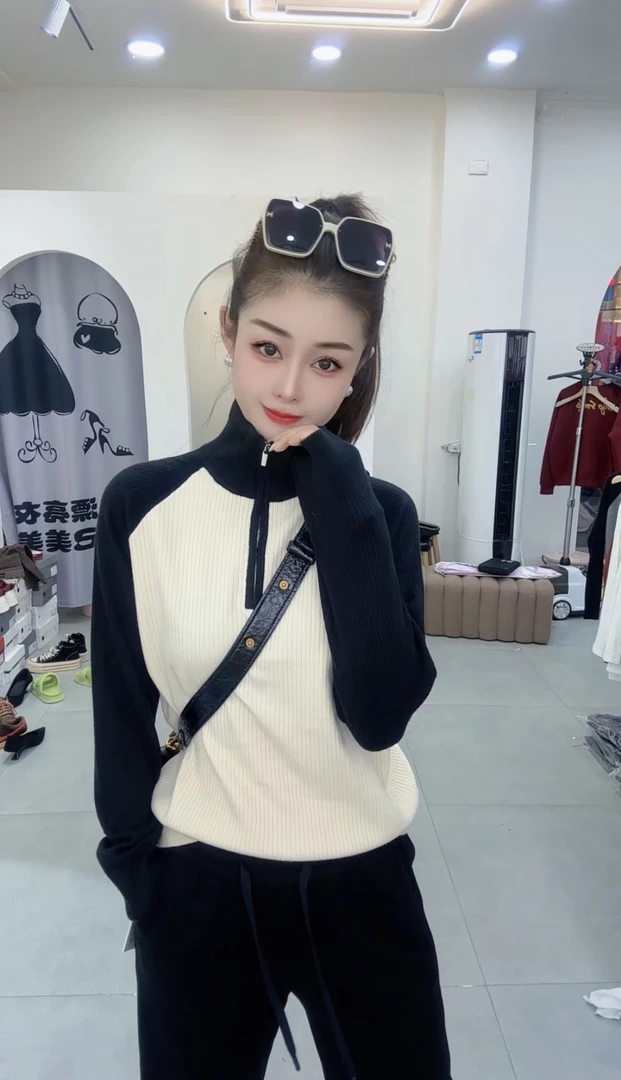 炫彩阁【拼色立领设计显瘦百搭针织毛衣】