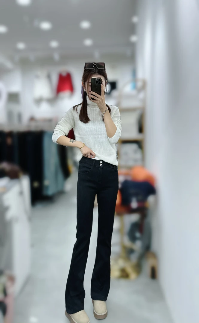 炫彩阁77321【加绒加厚两颗扣高腰弹力牛仔喇叭裤】