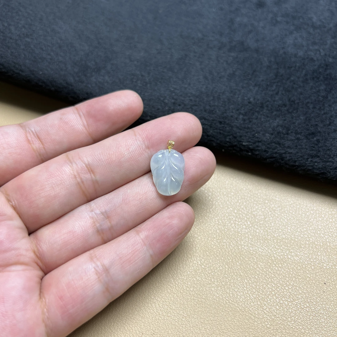 翡翠叶子吊坠冰种水头好精雕18K金女式金枝玉叶高贵气质百搭